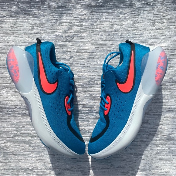 Nike Runners - Picture 2 of 7